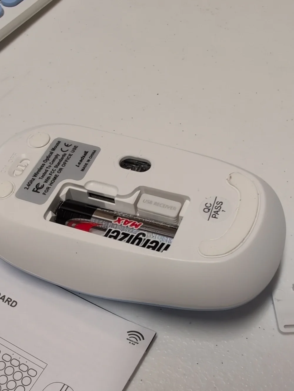 Leadsail Wireless Keyboard and Mouse Set in Light Blue